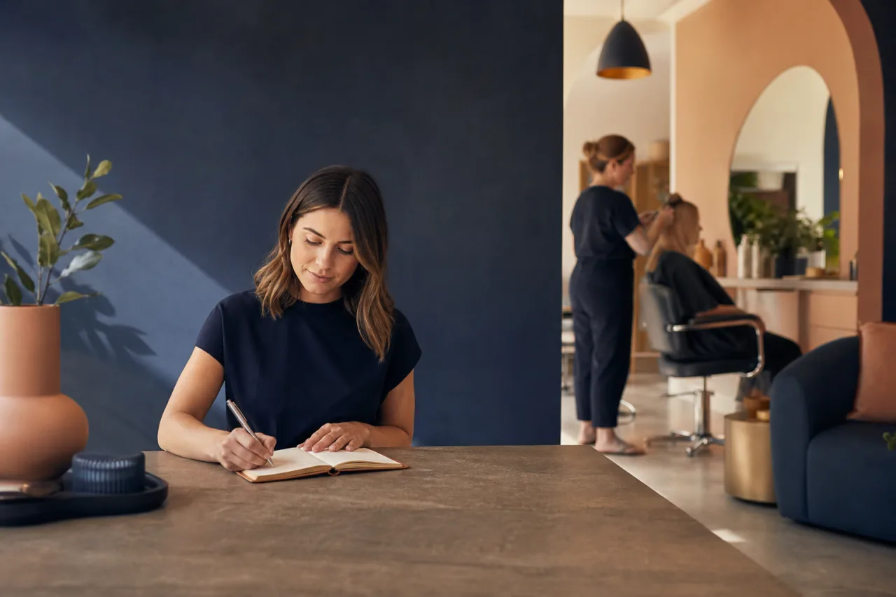 Pourquoi la disponibilité des praticiens doit être claire pour chaque service — a practical Suite.coffee guide